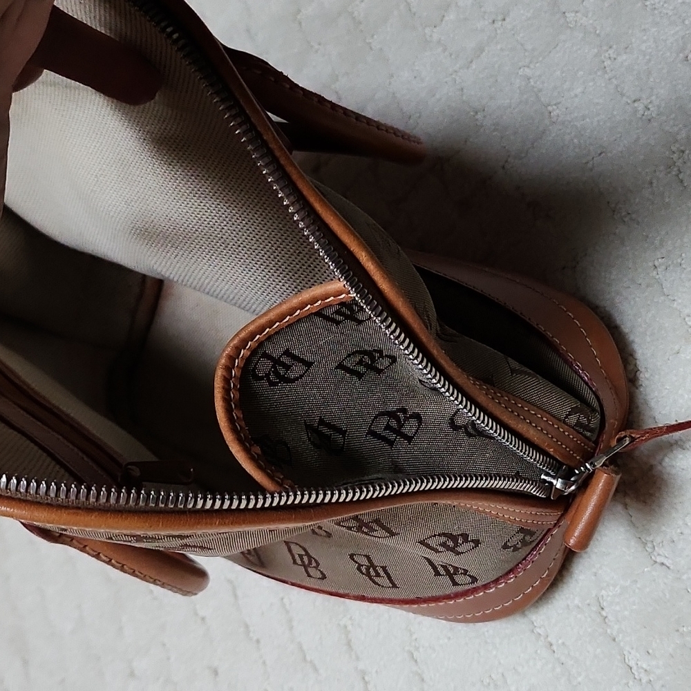 Dooney n Bourke Purse - Picture 9 of 9